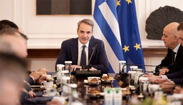 Υπουργικό Συμβούλιο την Τετάρτη υπό τον Μητσοτάκη: Στο τραπέζι το σχέδιο ανάταξης του σιδηροδρόμου και η νέα αύξηση του κατώτατου μισθού στα 880 ευρώ - Σήμερα σύσκεψη στο υπουργείο Εσωτερικών