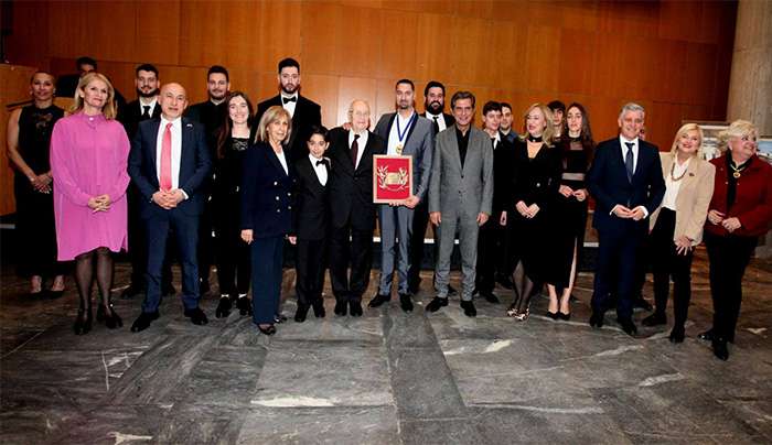 «Η Μουσική Ενώνει Λαούς» – Τιμή στον Μαέστρο Ευάγγελο Αραμπατζή στη Θεσσαλονίκη