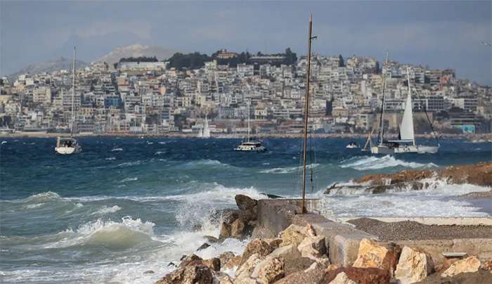Καιρός σήμερα: 38άρια και ισχυροί βοριάδες – Τοπικές βροχές και καταιγίδες στα ηπειρωτικά