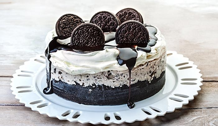 Τούρτα παγωτό με βάση και γέμιση μπισκότου