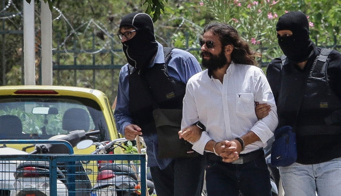 Ελεύθερος με περιοριστικούς όρους o Μπαρμπαρούσης