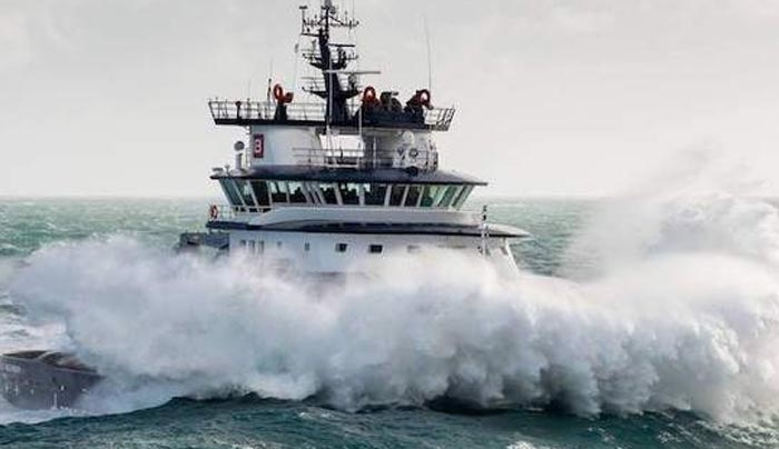 Στη θάλασσα του Βισκαϊκού κόλπου: Κύματα καταπίνουν πλοίο 80 μέτρων [βίντεο &amp; εικόνες]