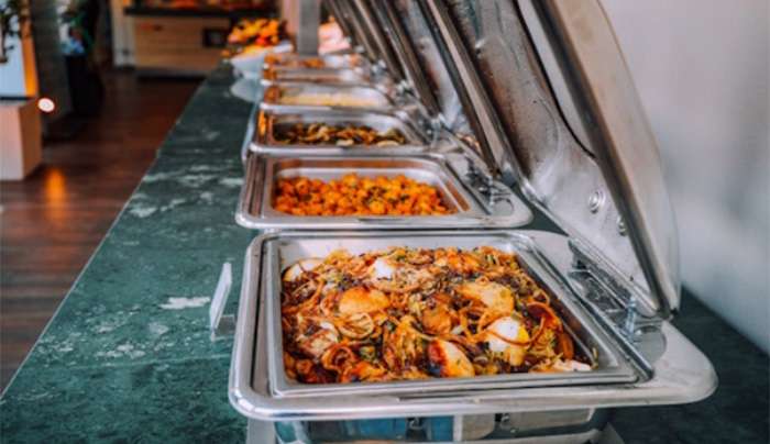 Ξενοδοχεία: «Μάχη» για το food waste στον πρωινό μπουφέ – Τι αλλάζουν οι μεγάλες αλυσίδες