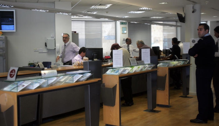 Έρχεται μείωση προσωπικού κατά 3.500 στις ελληνικές τράπεζες
