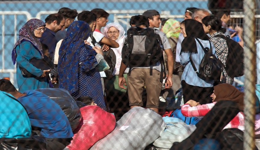 Στοιβαγμένοι μετανάστες στη Λέρο χωρίς κανένα μέτρο προστασίας – Ο Γολγοθάς των Λιμενικών