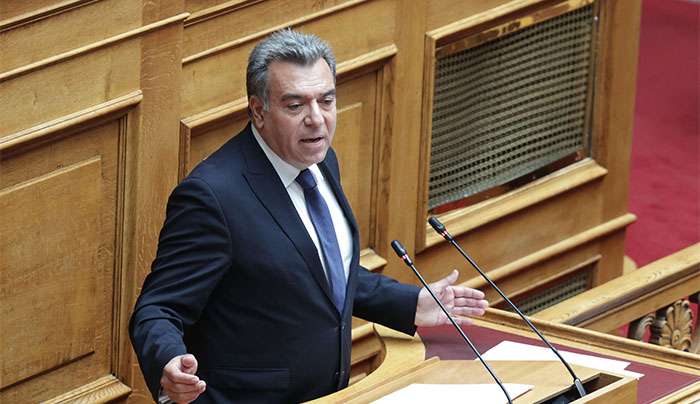 ΜΑΝΟΣ ΚΟΝΣΟΛΑΣ: «Να έχει συνέχεια η αύξηση της χρηματοδότησης των αθλητικών σωματείων στα νησιά μέσω του στοιχήματος»