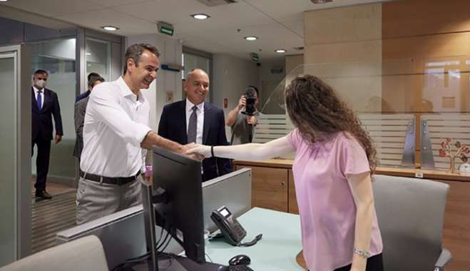 Μητσοτάκης για ψηφιακή κάρτα: Τέλος στην καταστρατήγηση του χρόνου εργασίας