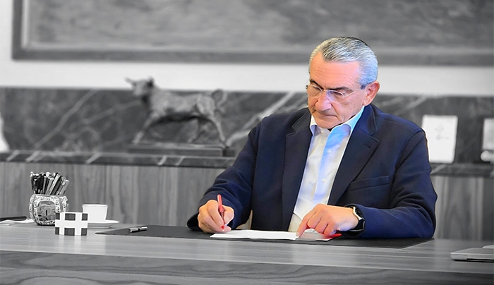 Δεκτό από το Υπουργείο Υποδομών και Μεταφορών το αίτημα του Περιφερειάρχη, να δοθεί στο σύνολο των ΕΔΧ ΤΑΞΙ αυτοκινήτων εντός της Περιφέρειας Ν. Αιγαίου, η δυνατότητα αντικατάστασης με 6θέσια ή 9θέσια οχήματα