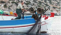 Σε ασφυκτικό κλοιό η παράκτια αλιεία στα Δωδεκάνησα
